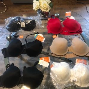 6) BRAND NEW WARNERS BRAS SIZE 38 B!!!!